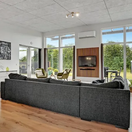 Four-bedroom Haderslev With A Hot Tub 08