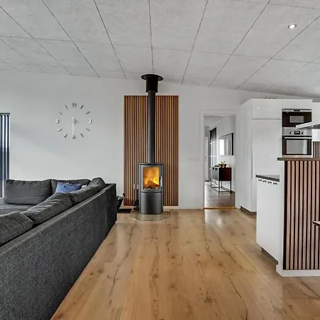 Four-bedroom Haderslev With A Hot Tub 08 *