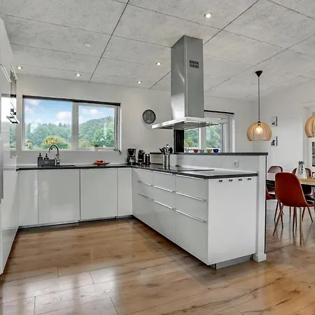 Feriehus Four-bedroom Haderslev With A Hot Tub 08