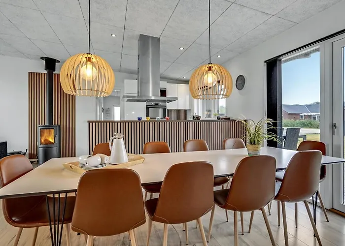 Four-bedroom With A Hot Tub 08 Vakantiehuis