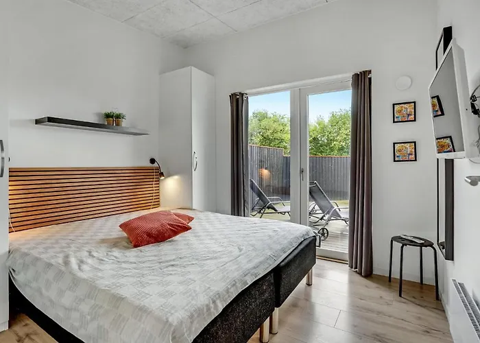 Four-bedroom With A Hot Tub 08 * Haderslev