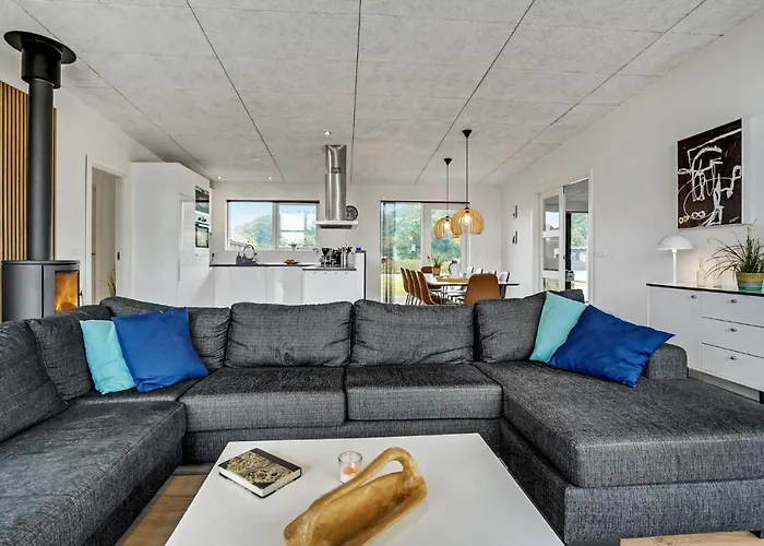 Four-bedroom With A Hot Tub 08 Haderslev